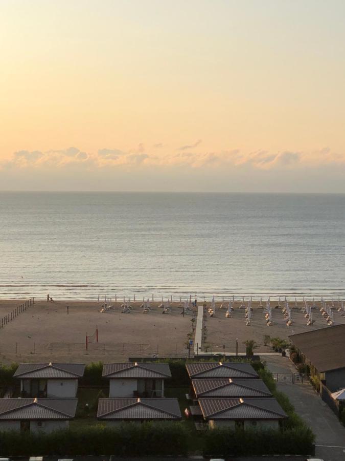 Marina Surf Hotel Năvodari Buitenkant foto